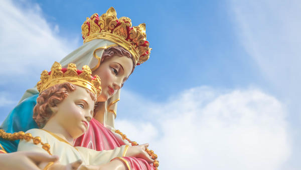 REGINA, SANTI, GESù