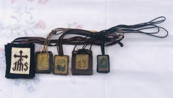 szkaplerz z Maryją