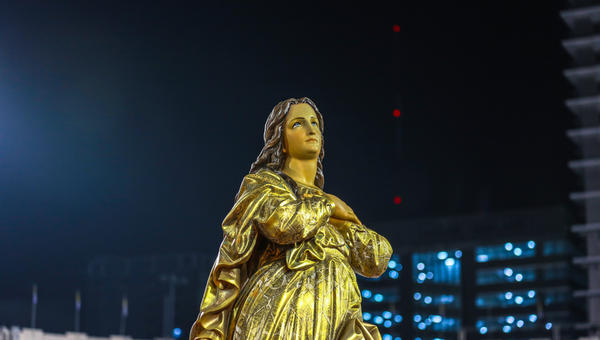 Virgen María, noche