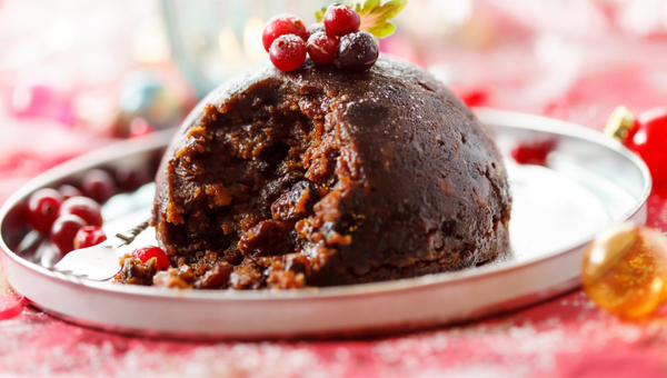 Christmas pudding plum pudding plum duff tipico dolce natalizio inglese dalla forma di zuccotto