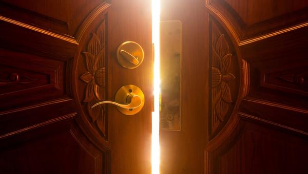 open door light