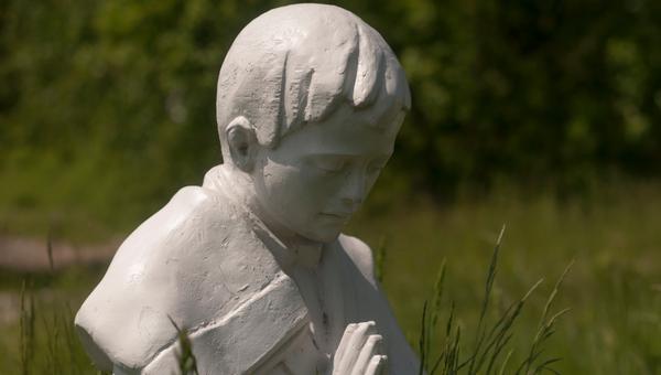 statue francisco marto