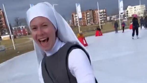 Zakonnica jeździ na łyżwach w Kanadzie