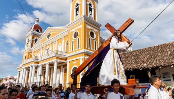 NICARAGUA-PROCESSION-CHURCH-AFP-024_3117696.jpg