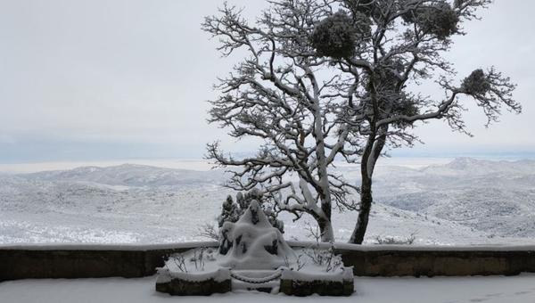 - PIETA-SANCTUAIRE-SAINT-BAUME-CAPTURE-FACEBOOK.jpg