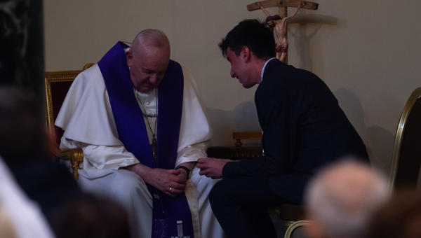 Pope-Francis-presides-over-a-Penitential-Celebration-opening-the-24-Hours-for-the-lord