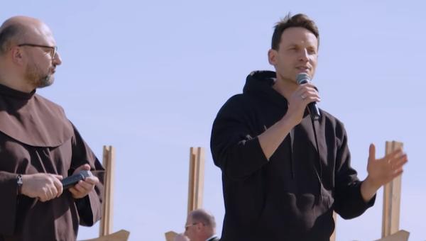 Tomasz Wolny podczas spotkania na Polach Lednickich