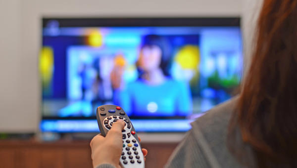 PUBLICITE-TV-shutterstock_588970226