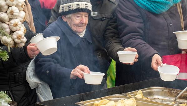 Siódmy Światowy Dzień Ubogich za nami. Ustanowił go papież