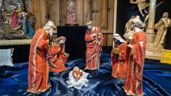 VATICAN-CHRISTMAS2023-100-nativity-scenes-exhibition-St.-Peters-Square