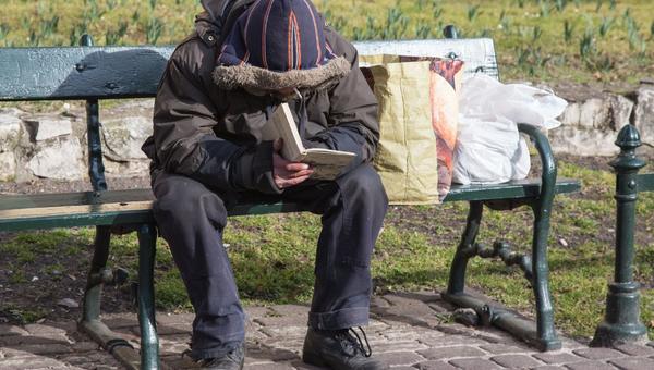 Osoby bezdomne w Polsce. Jak można im pomóc?