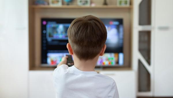 boy- whatching-tv