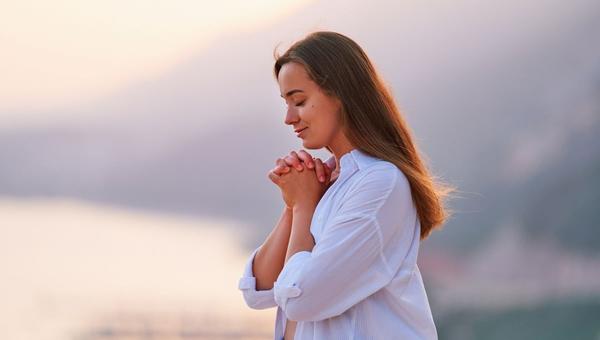 woman-praying
