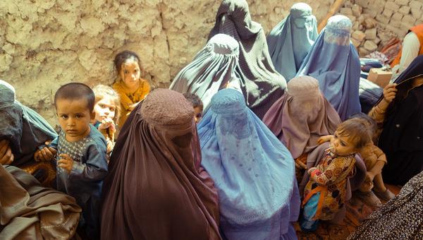Refugee Afghan women with children