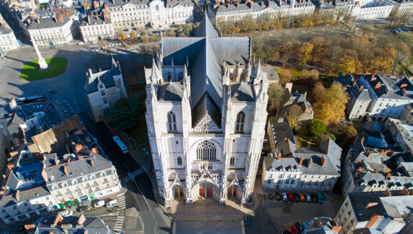 CATHEDRALE-DE-NANTES-shutterstock