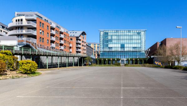 LOUVAIN-LA-NEUVE-AULA-MAGNA-BELGIQUE-shutterstock