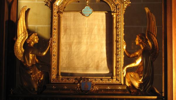 Voile-de-la-Vierge-Chartres