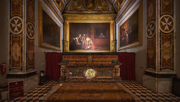 La-decollation-de-saint-Jean-Baptiste-Caravage-malte-shutterstock