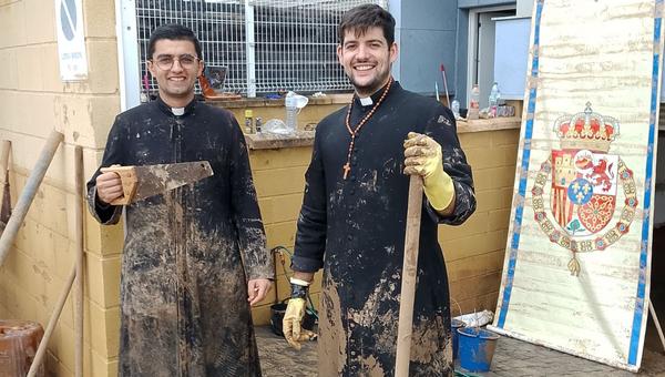 DANA valencia ayuda de la iglesia católica sacerdotes