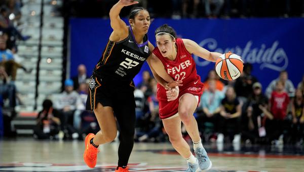 Caitlin Clark - Indiana Fever - drives on Veronica Burton - Conn Suns on Sept 25 2024
