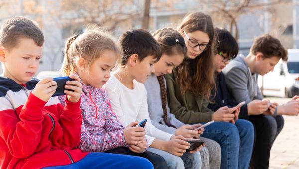 Enfants réseaux sociaux