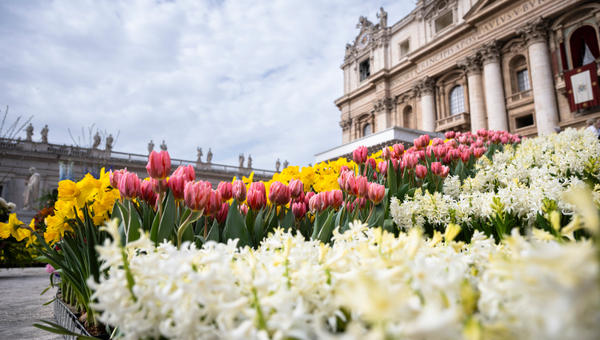EASTER-VATICAN-POPE-EASTER2025