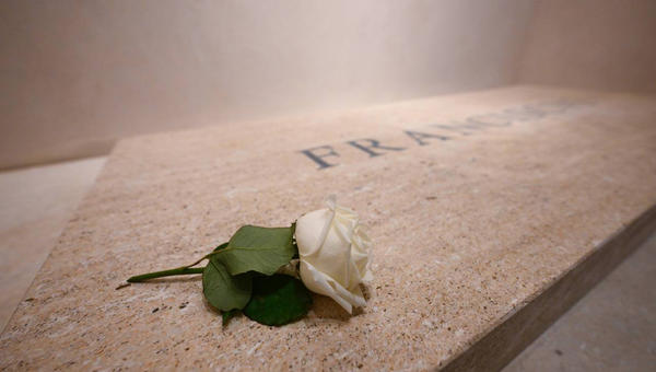 Some photos of Pope Francis' tomb at the Basilica of Saint Mary Major, Sunday, April 27, 2025