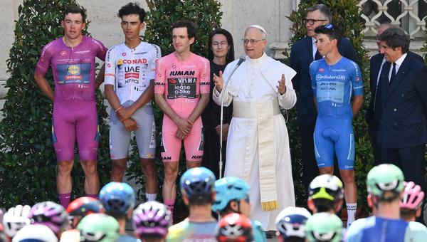 Chanteurs, acteurs, sportifs : l’année pop du “Pope Leo”