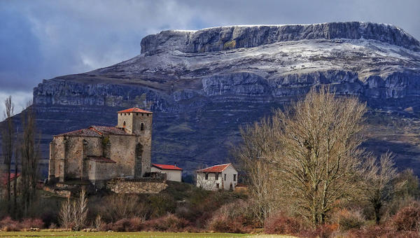 Así ha logrado un pueblo español de 7 habitantes restaurar su iglesia a través de campañas de micromecenazgo Asociación Cultural Manapites.