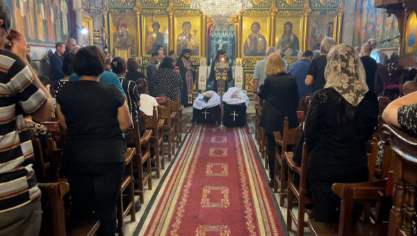 Les funérailles des victimes de l'attaque à la paroisse catholique de Gaza
