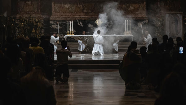 eucharistic-adoration-penitential-liturgy-jubilee-digital-missionaries -catholic-influencers