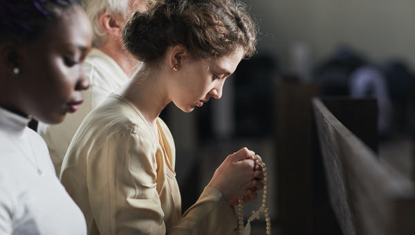 Une étude prouve les bienfaits du rosaire sur la santé mentale