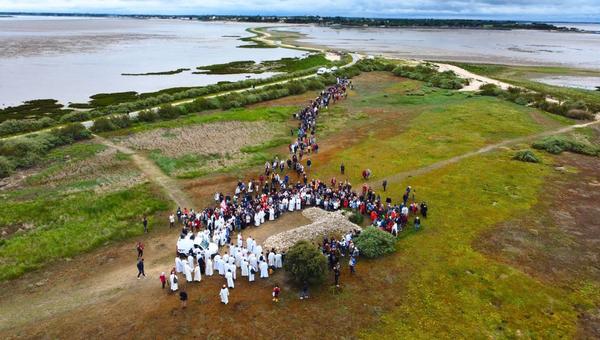 OBLIGATOIRE-Pelerinage-a-lile-Madame-photo-Service-communication-Diocese-de-La-Rochelle