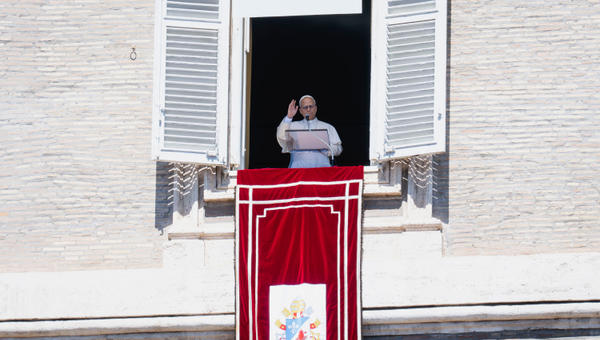 pope-leo-xiv-apostolic-palace-angelus-vatican