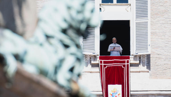 pope-leo-xiv-apostolic-palace-angelus-vatican