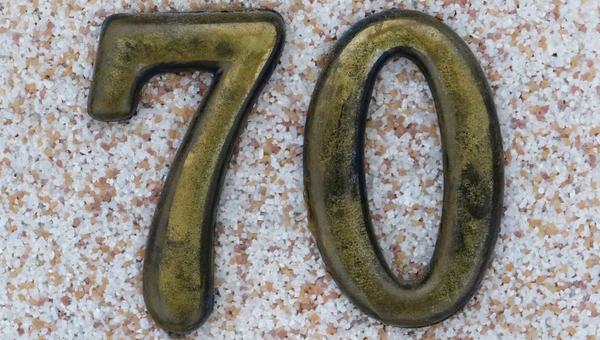 número 70 en la biblia, que significa