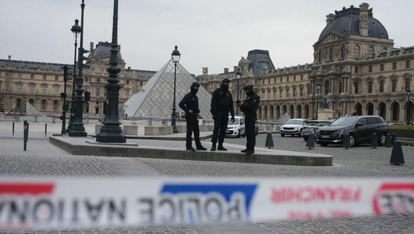 The Louvre with police tape