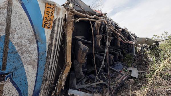 Peru-road-crash-driving