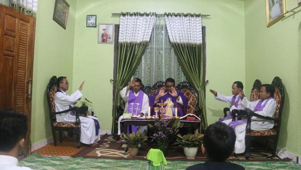 sacerdote, celebración, misa, permiso, derecho canónico. obispo