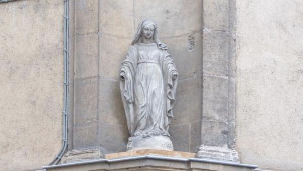 Dans les rues de Lyon, la Madone a retrouvé sa place