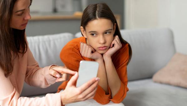 Combien de temps d’écran pour un ado de 15 ans ?