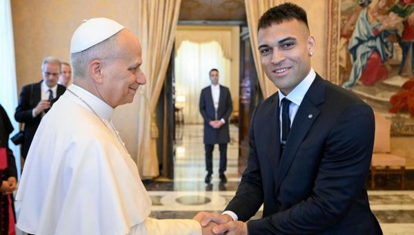 Léon XIV reçoit l'Inter Milan et salue son "esprit d'équipe"