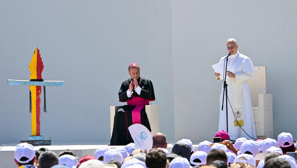pope-leo-xiv-migrant-bousso-diouf-las-raices-the-roots-san-cristobal-de-la-laguna-canary-island-tenerife