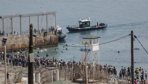 entrada masiva de migrantes a ceuta españa. La respuesta de la iglesia