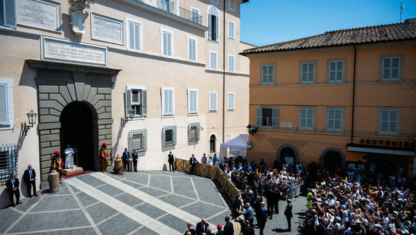 pope-leo-xiv-angelus-castel-gandolfo