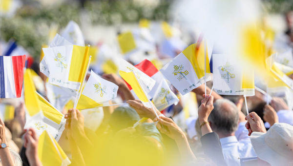 pope-leo-xiv-outdoor-mass-at-place-de-la-concorde-in-paris