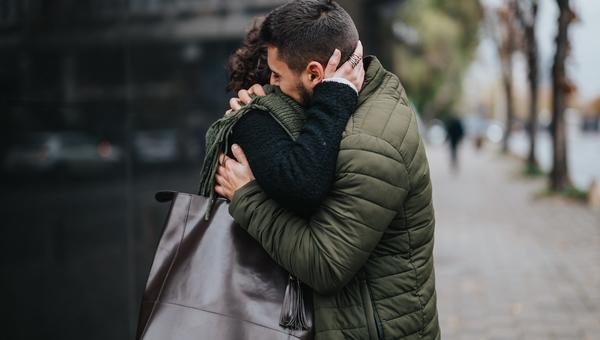 abrazo-pareja