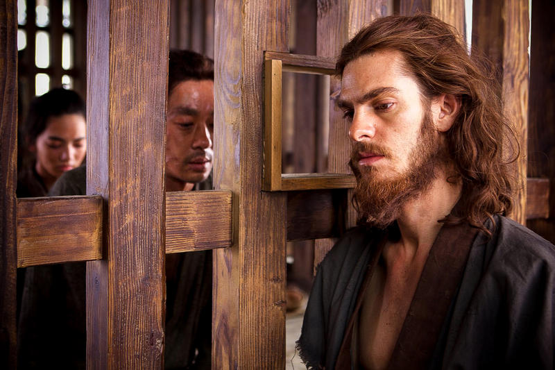web-andrew-garfield-father-rodrigues-silence-paramount-pictures