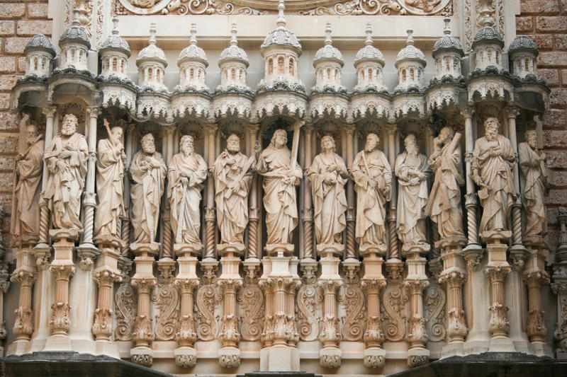 web-apostles-stone-carving-sculpture-yevkusa-cc
