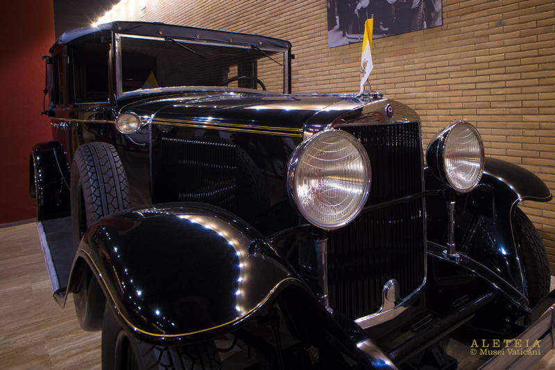 web-popemobile-gallery-antoine-mekary-aleteia-01